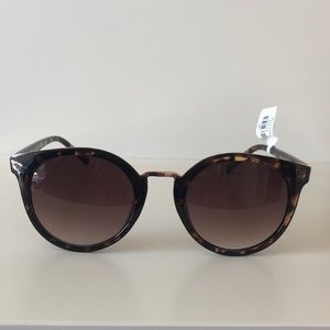 Cheetah print sunglasses